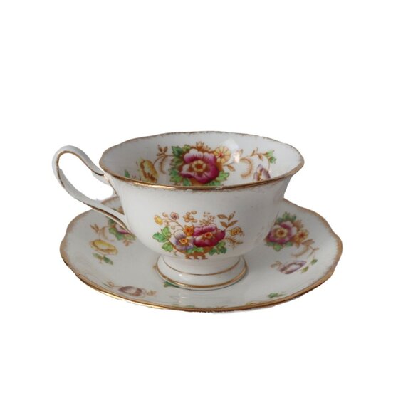 Royal Albert Tea Cup and Saucer Evesham Flower Floral Vintage Teacup - Picture 3 of 6